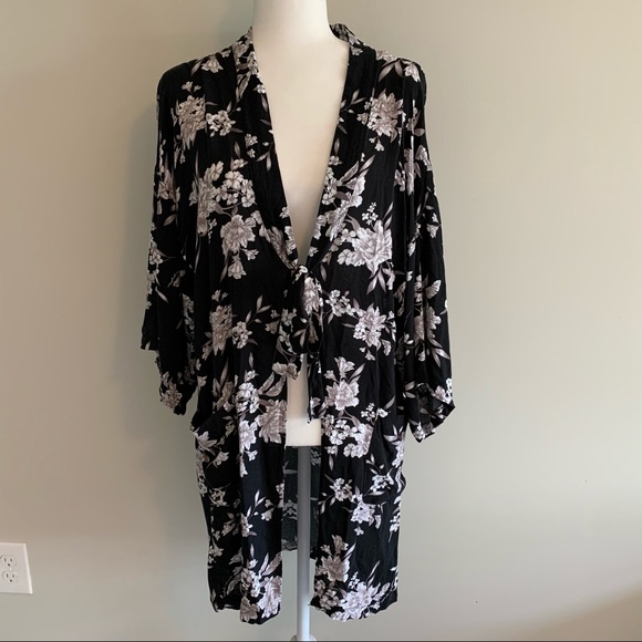 Spiritual Gangster Floral Kimono Wrap - Picture 2 of 7